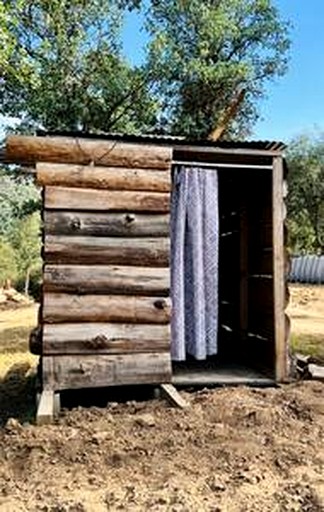 Cabins (United States of America, Fresno, California)