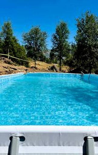 Cabins (United States of America, Fresno, California)