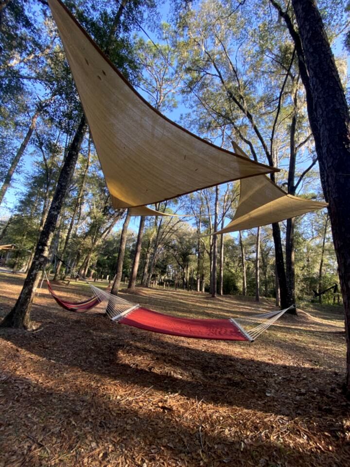 Off-Grid Cottage with Nice Sights in Dunnellon, Florida