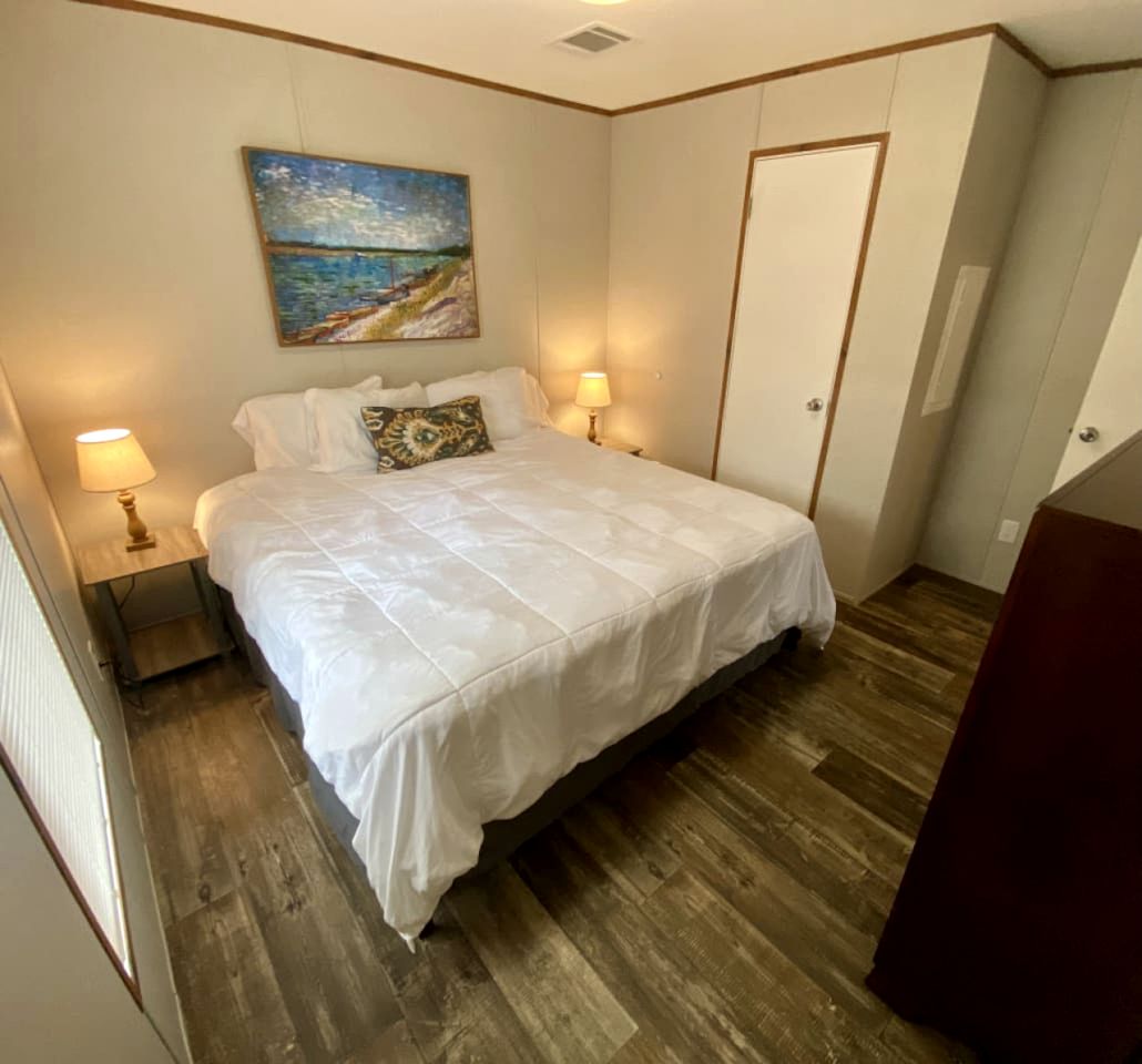 Off-Grid Cottage with Nice Sights in Dunnellon, Florida