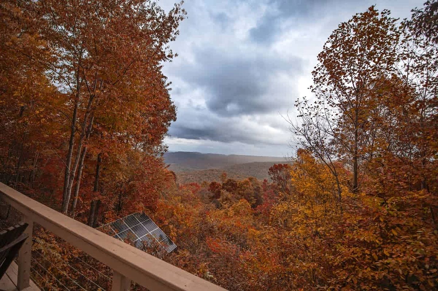 Off-Grid Dome with Private Hot-Tub and Spectacular Sunrise Views in Tennessee