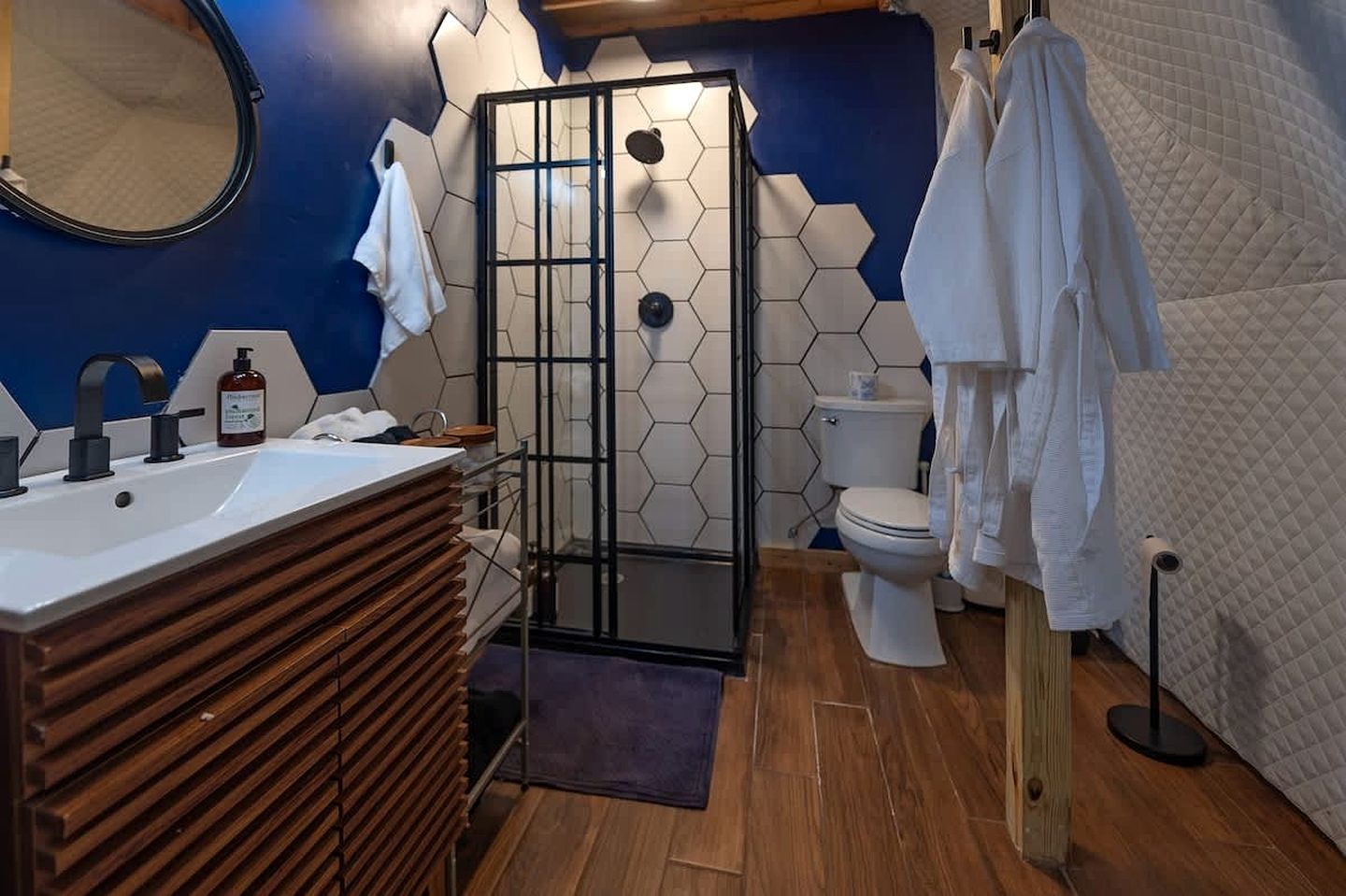 Off-Grid Dome with Private Hot-Tub and Spectacular Sunrise Views in Tennessee