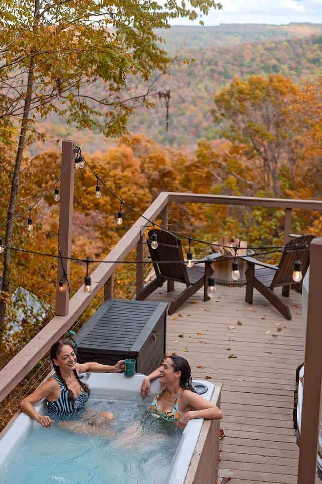 Off-Grid Dome with Private Hot-Tub and Spectacular Sunrise Views in Tennessee