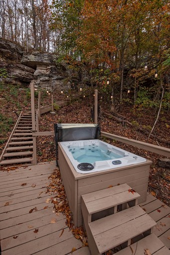 Domes (United States of America, Altamont, Tennessee)