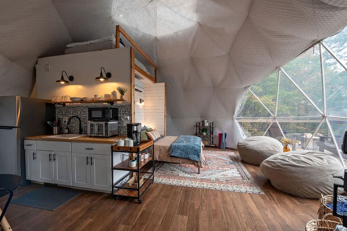 Off-Grid Dome with Private Hot-Tub and Spectacular Sunrise Views in Tennessee
