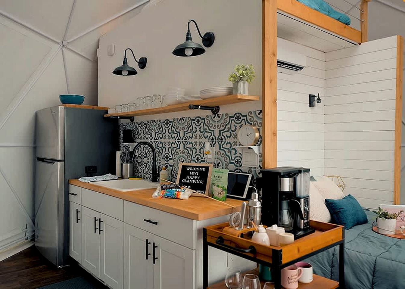 Off-Grid Dome with Private Hot-Tub and Spectacular Sunrise Views in Tennessee