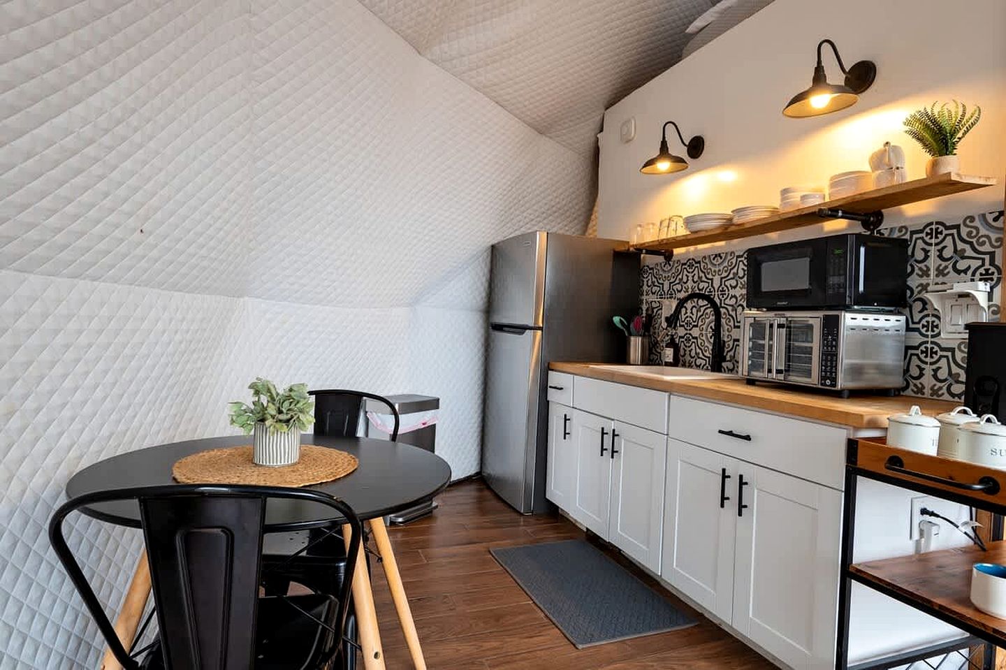 Off-Grid Dome with Private Hot-Tub and Spectacular Sunrise Views in Tennessee