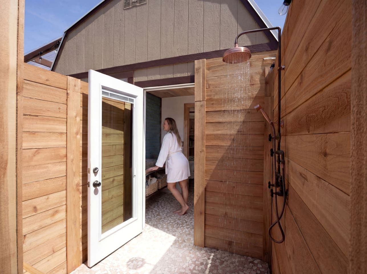 Off-Grid Luxurious Tiny Cabin with Incredible Outdoor and Indoor in Texas