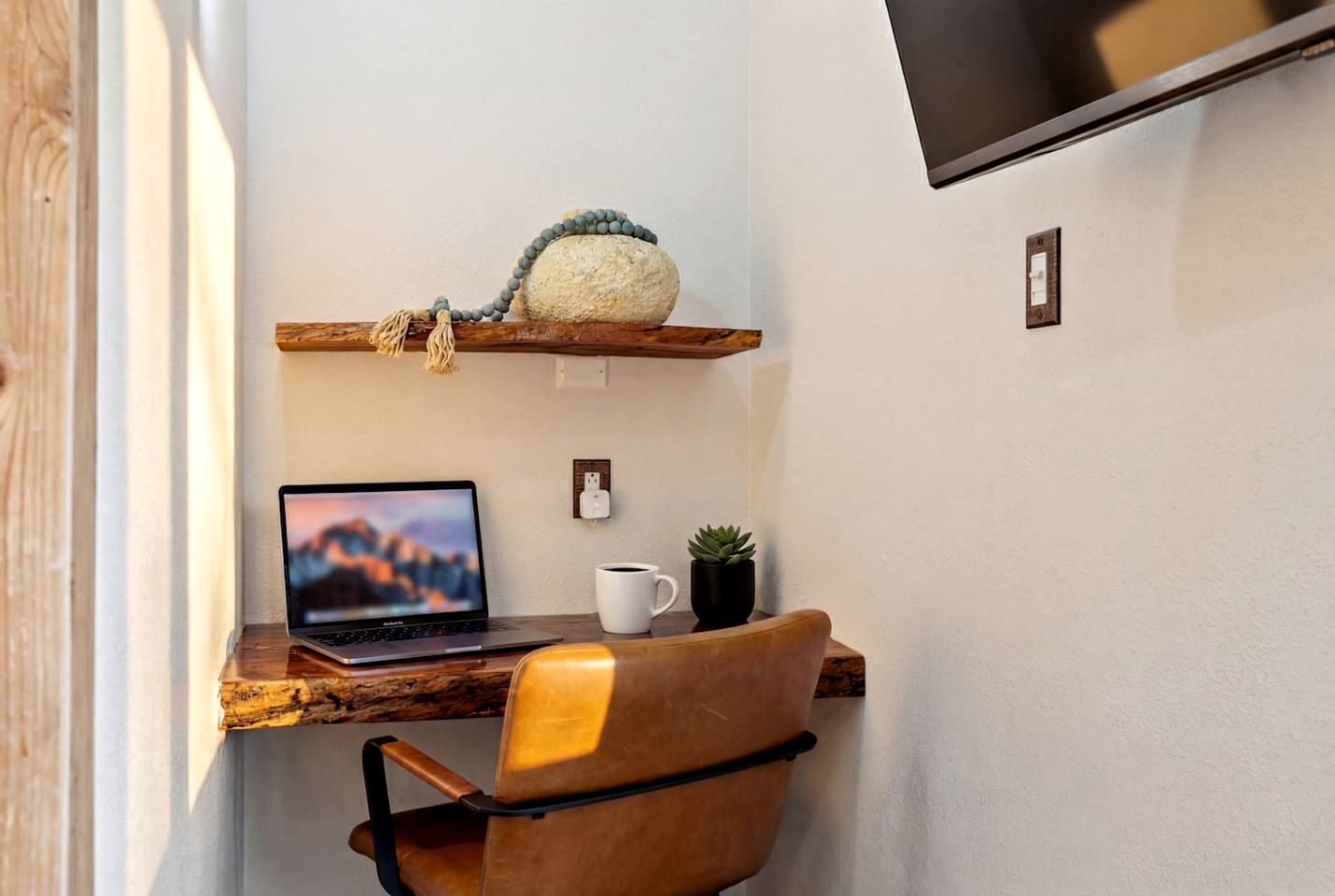 Off-Grid Luxurious Tiny Cabin with Incredible Outdoor and Indoor in Texas