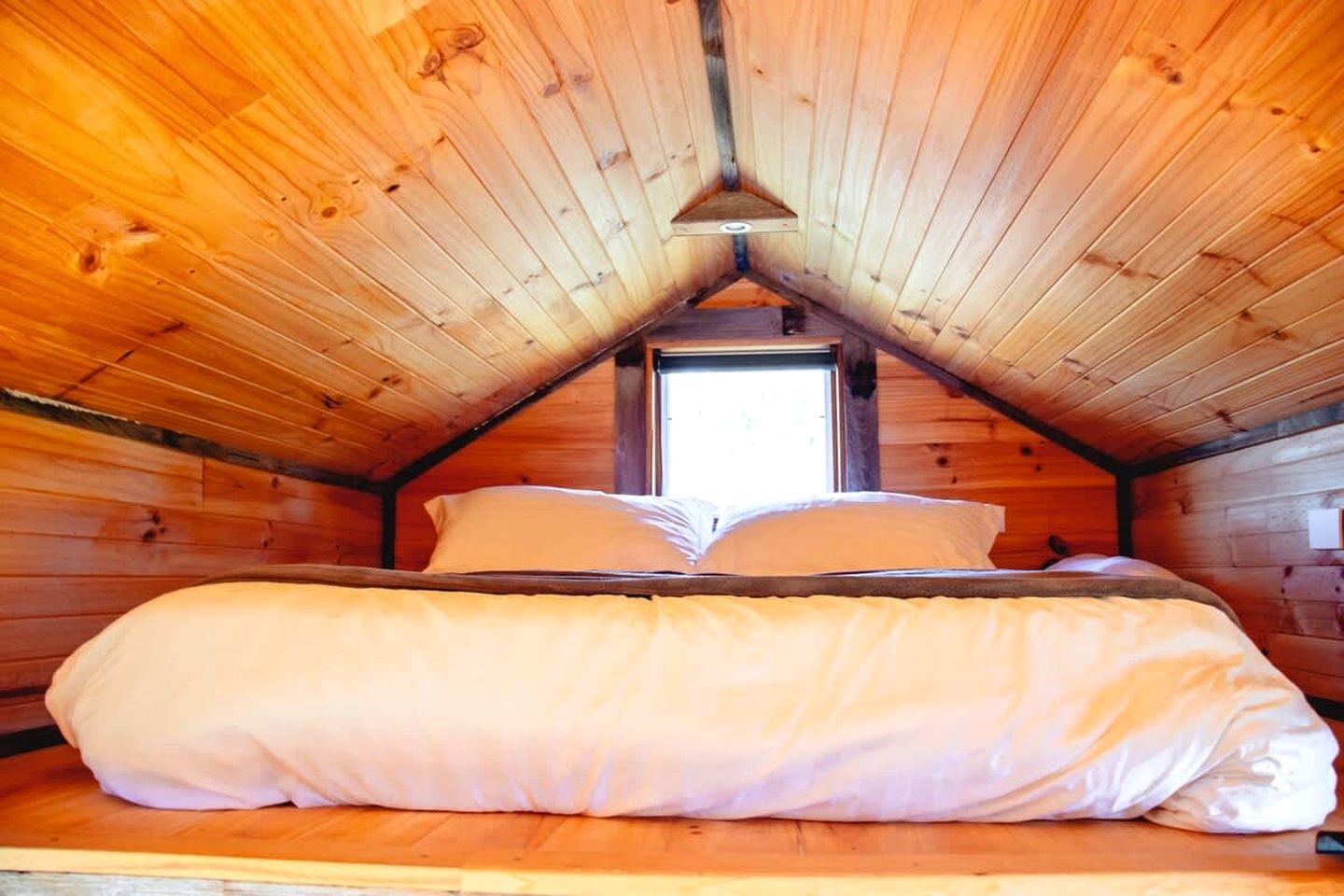 Off Grid Tiny House Glamping on a Victoria Horse Farm