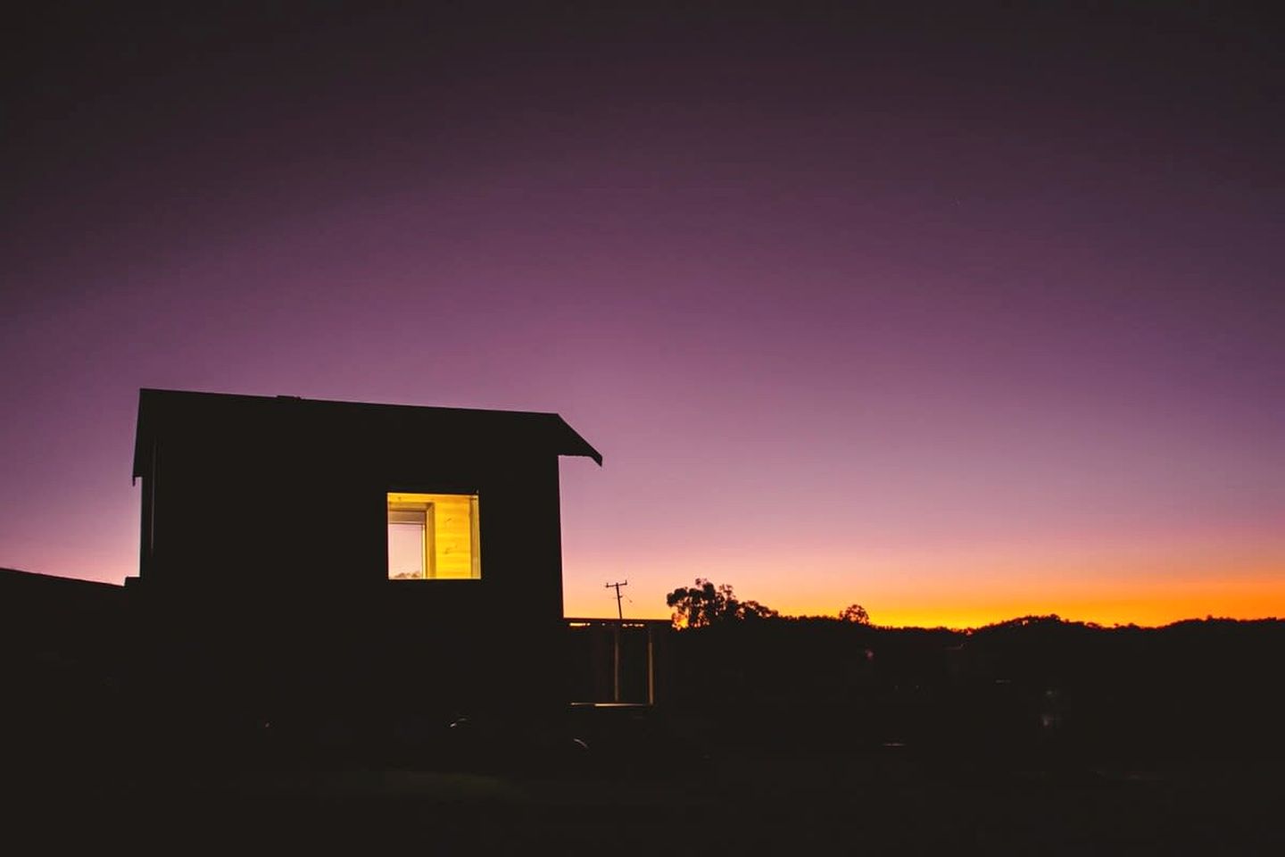 Off Grid Tiny House Glamping on a Victoria Horse Farm