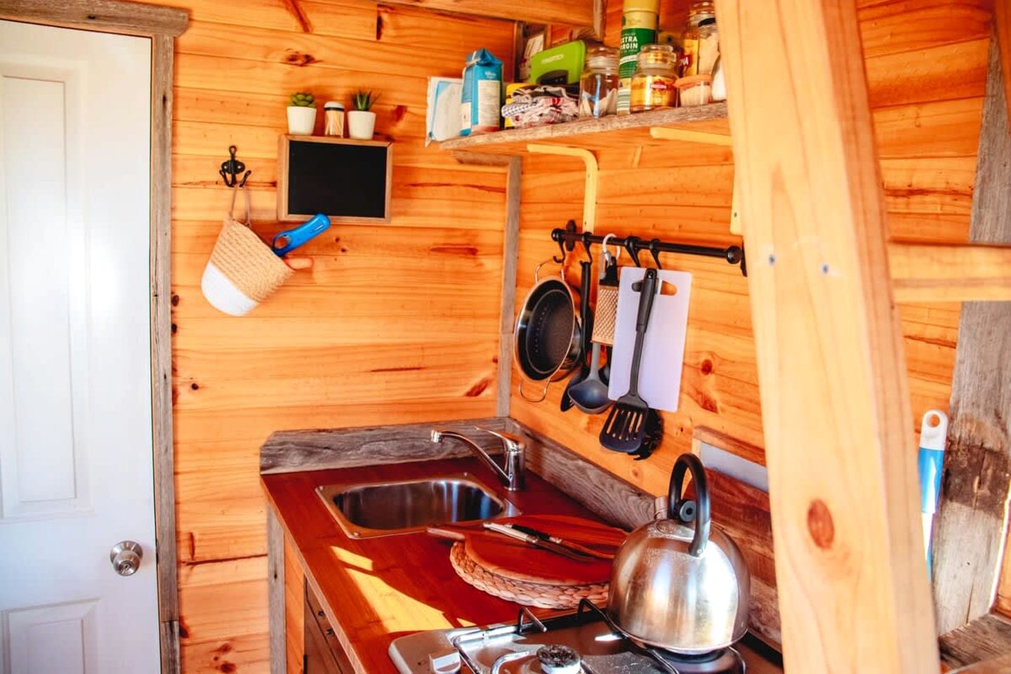 Off Grid Tiny House Glamping on a Victoria Horse Farm