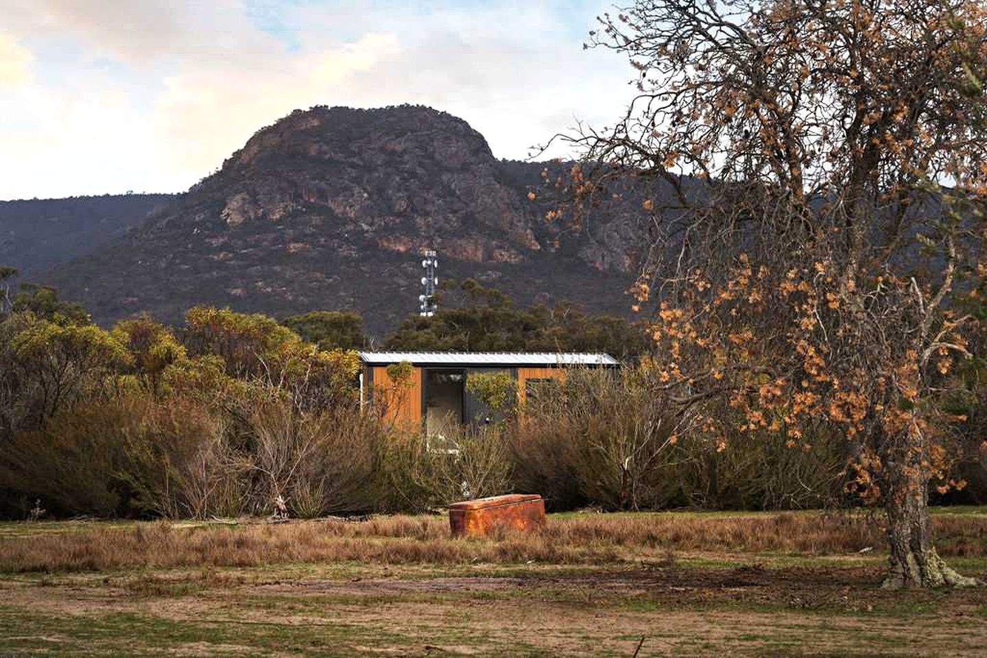 Off-Grid Tiny House with Stunning Mountain Views in Victoria