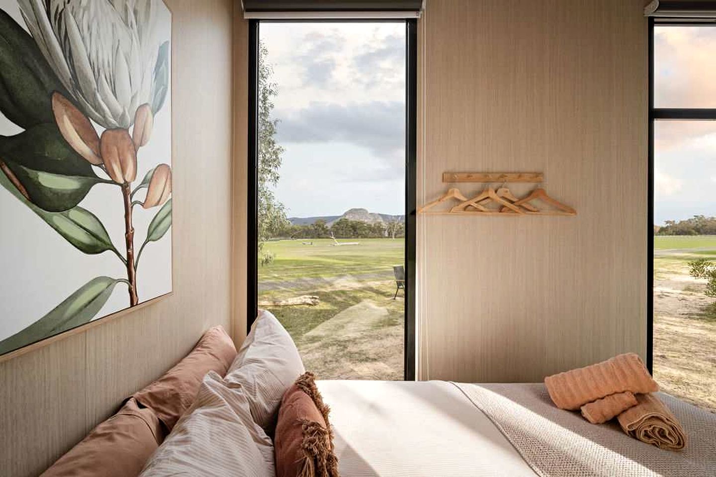 Off-Grid Tiny House with Stunning Mountain Views in Victoria