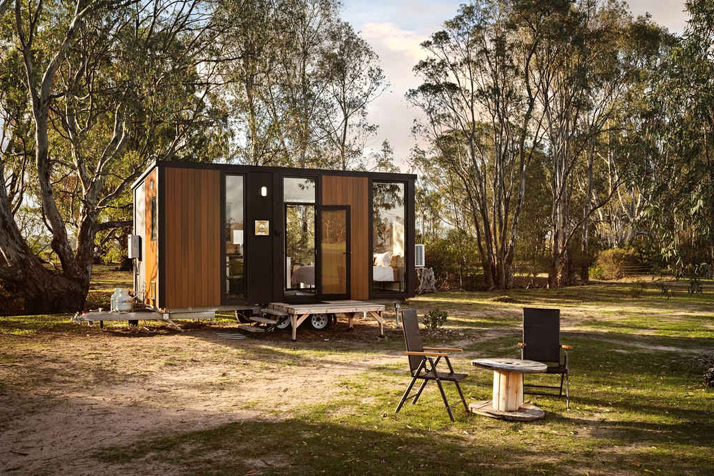 Off-Grid Tiny House with Stunning Mountain Views in Victoria