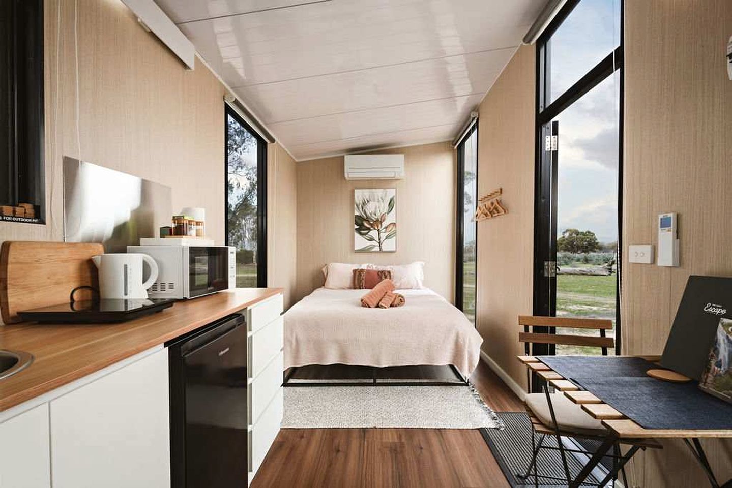 Off-Grid Tiny House with Stunning Mountain Views in Victoria