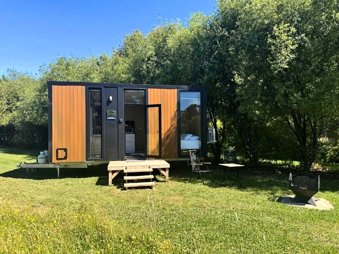 Tiny Houses (Australia, Myrrhee, Victoria)