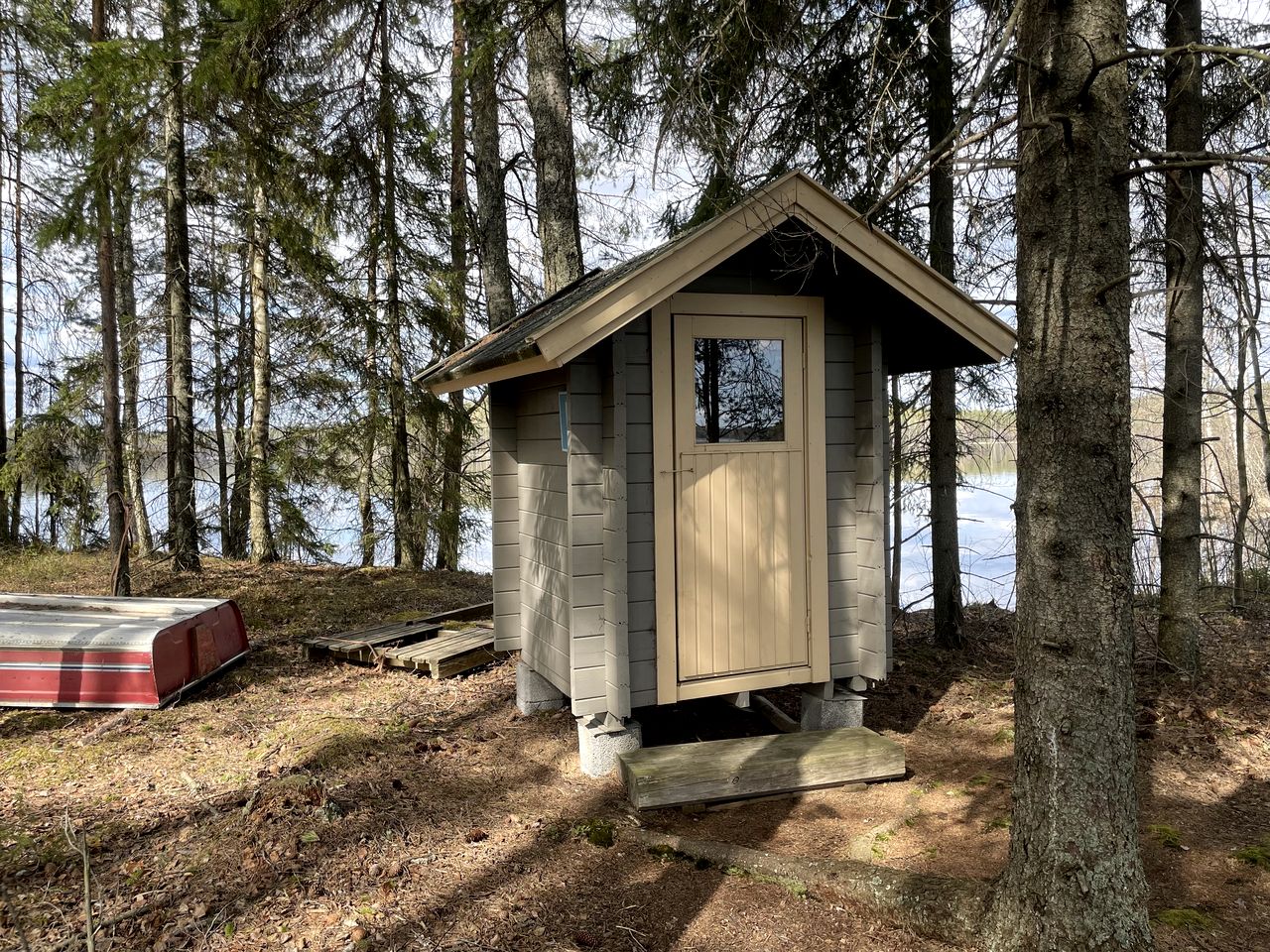 Off-Grid Waterfront Cabin Ideal for Nature and Adventure Lovers in Finland