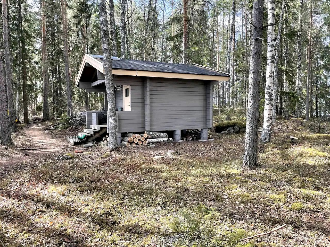Off-Grid Waterfront Cabin Ideal for Nature and Adventure Lovers in Finland