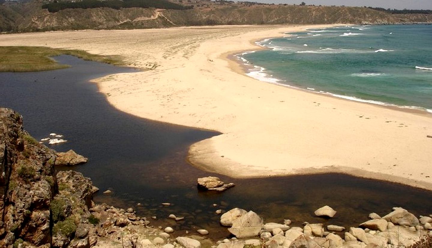 Off-the-Grid Eco-Friendly Villa near Quintay on the Coast of Central Chile