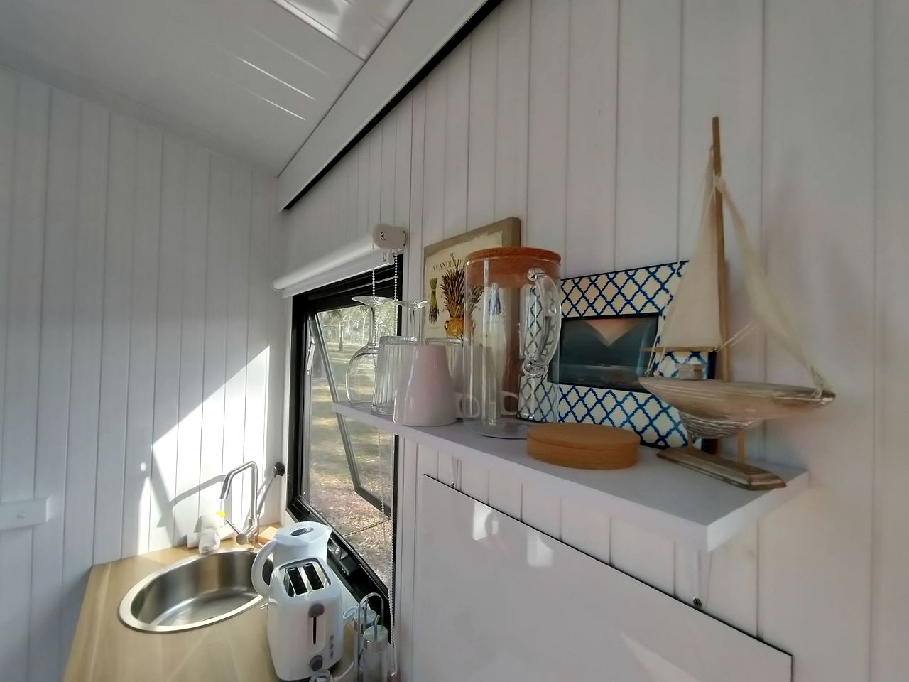 Coastal Tiny House for Glamping near Deepwater National Park