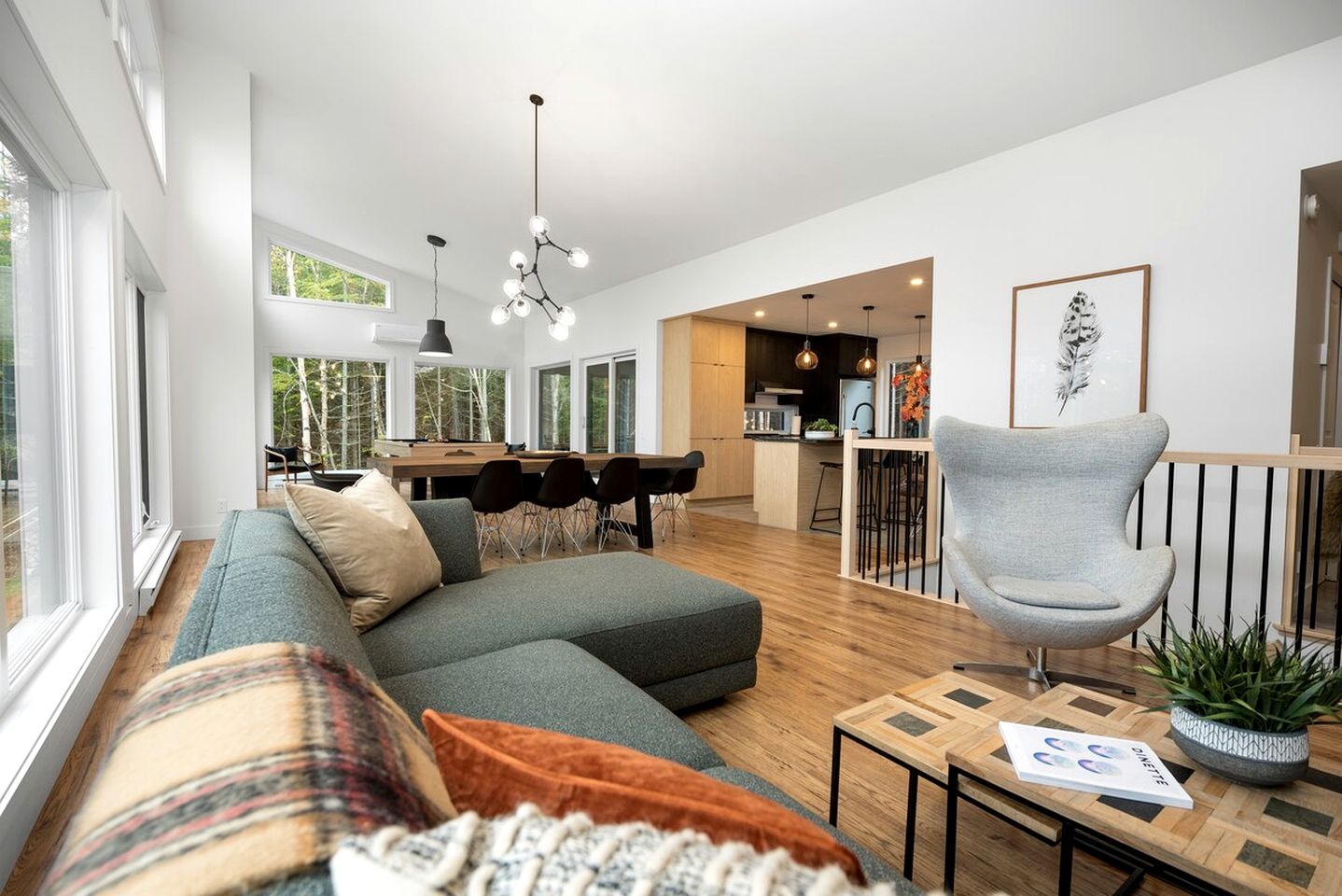 Stylish Luxury Mountain Getaway with River Views and Pool Table in Charlevoix, Quebec