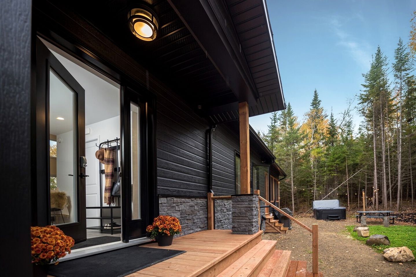 Stylish Luxury Mountain Getaway with River Views and Pool Table in Charlevoix, Quebec