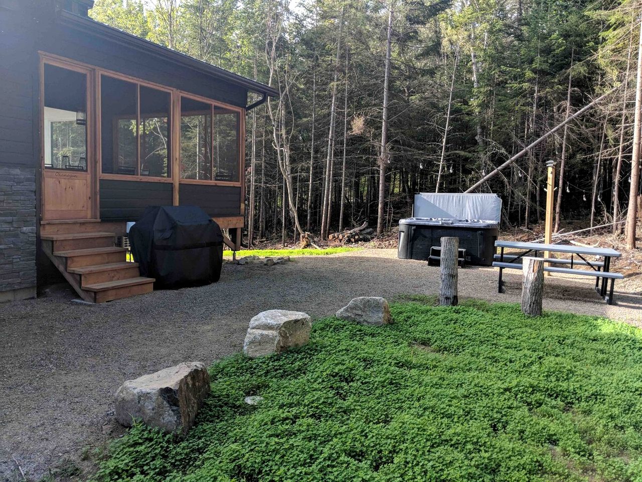 Stylish Luxury Mountain Getaway with River Views and Pool Table in Charlevoix, Quebec