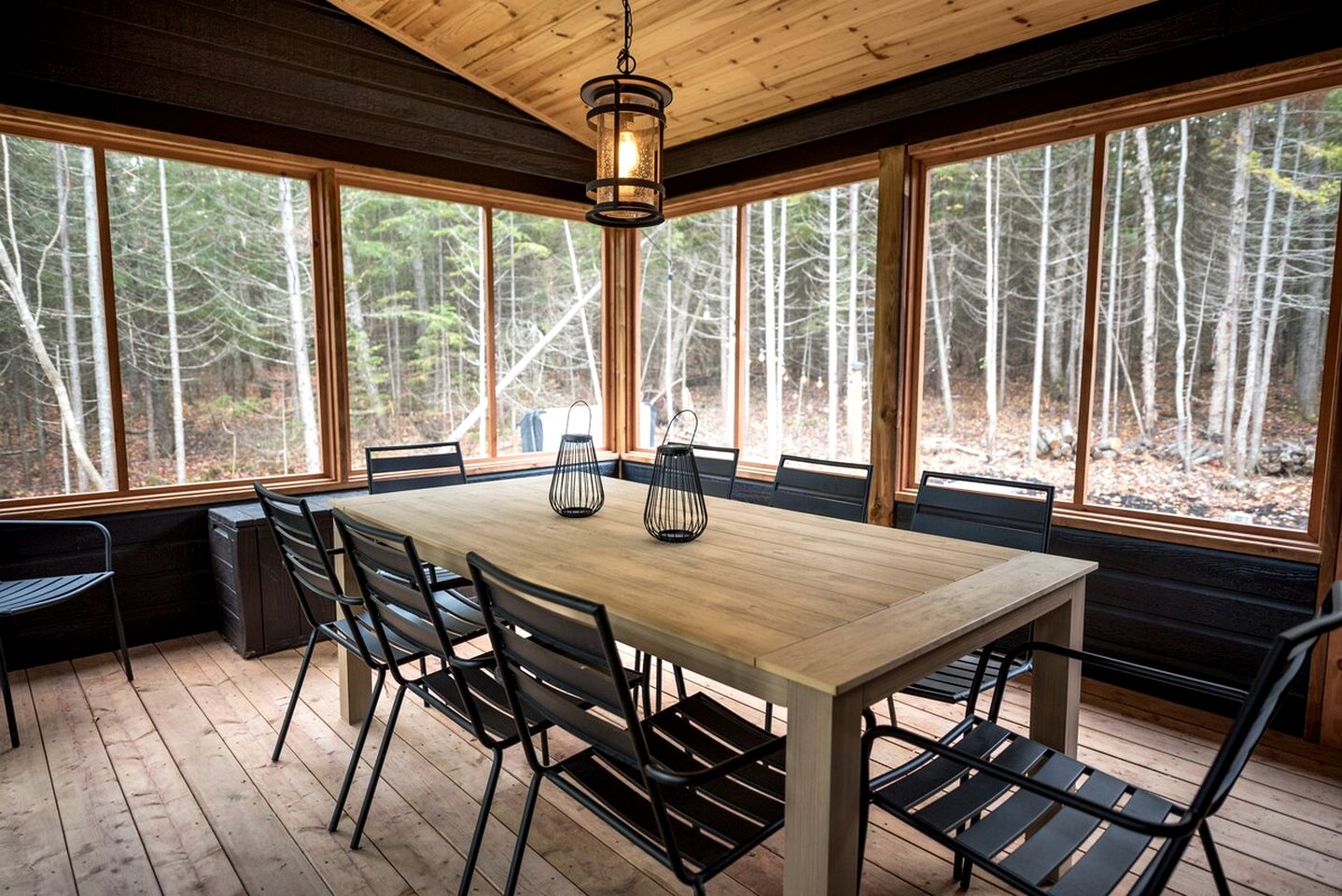 Stylish Luxury Mountain Getaway with River Views and Pool Table in Charlevoix, Quebec