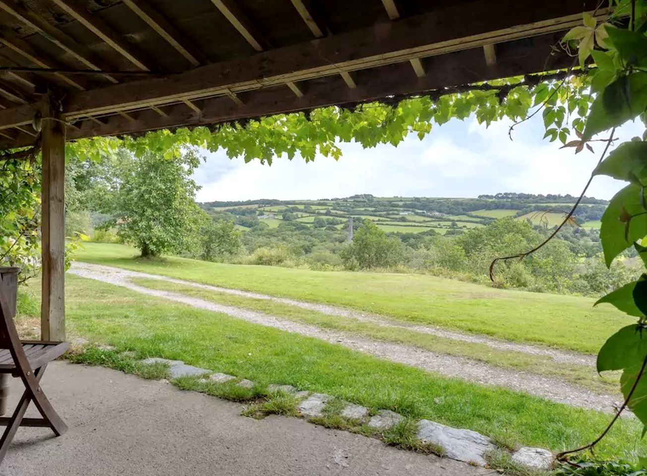 Cozy Two Person Vacation Cottage in the Tamar Valley, England