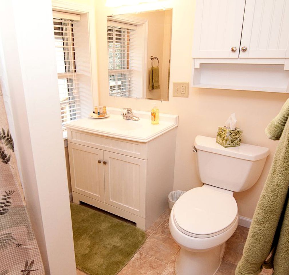 Cozy Mountain Getaway near Biking Trails in Franklin, North Carolina