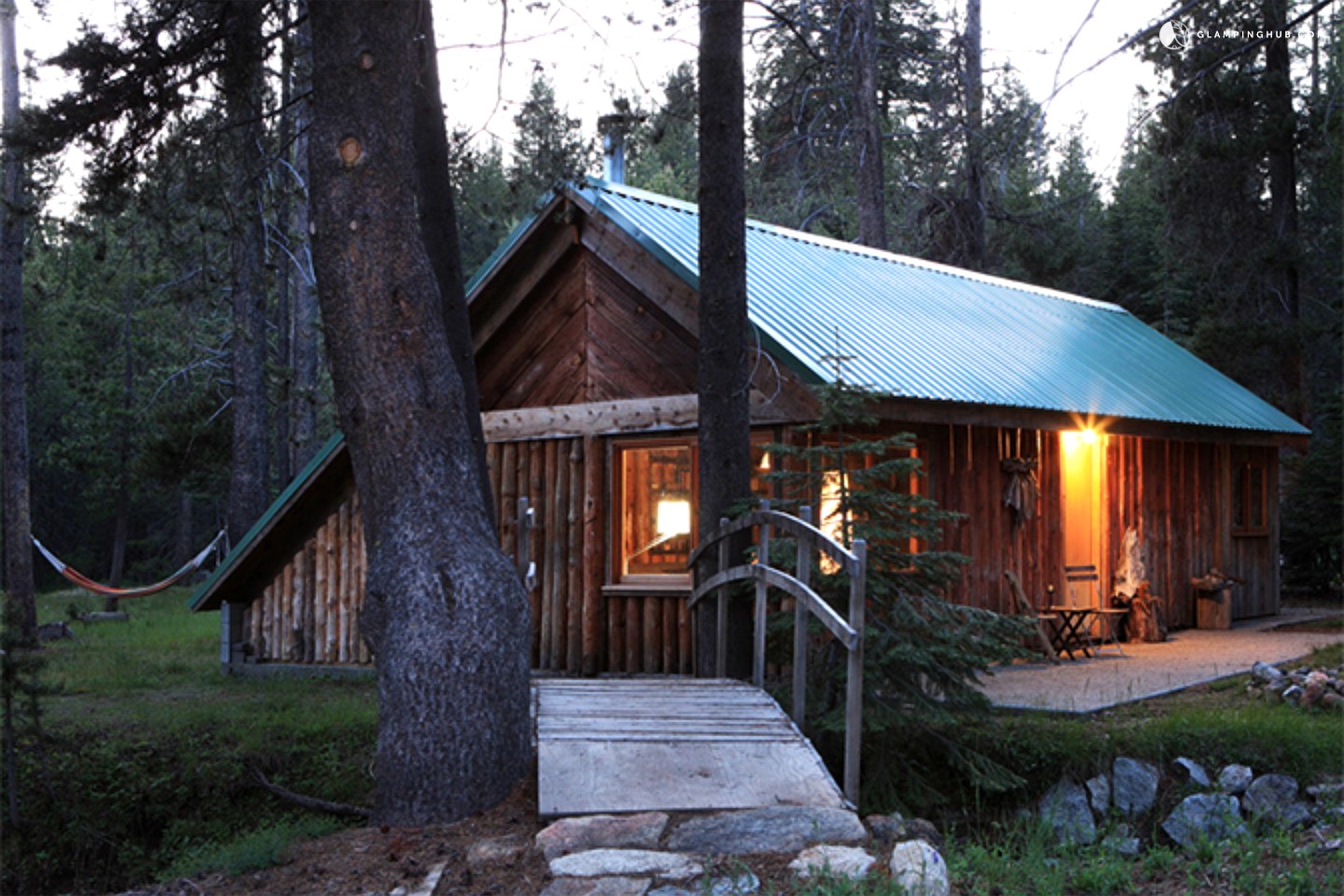 Log Cabin next to Yosemite National Park, California