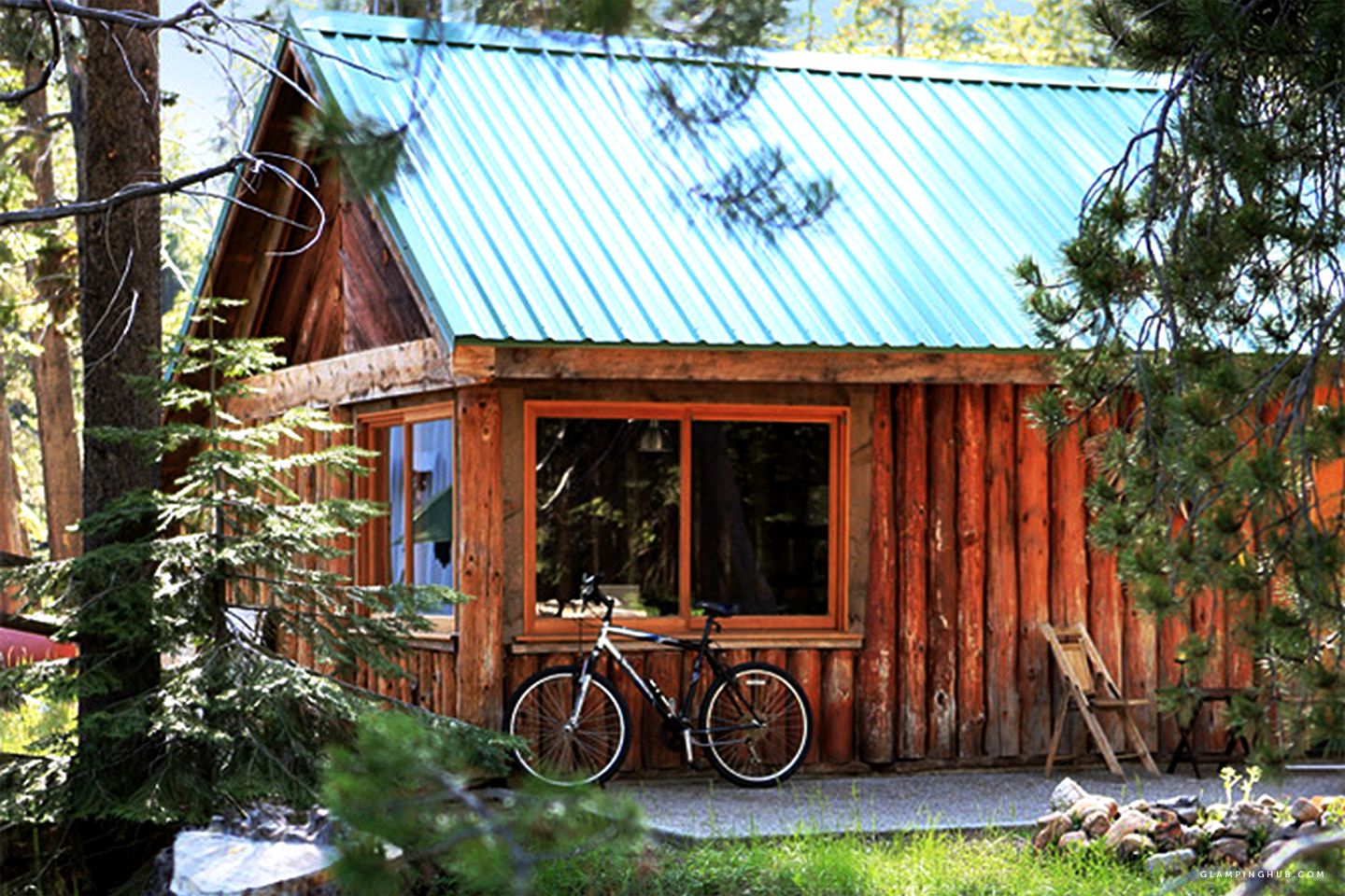 Log Cabin next to Yosemite National Park, California