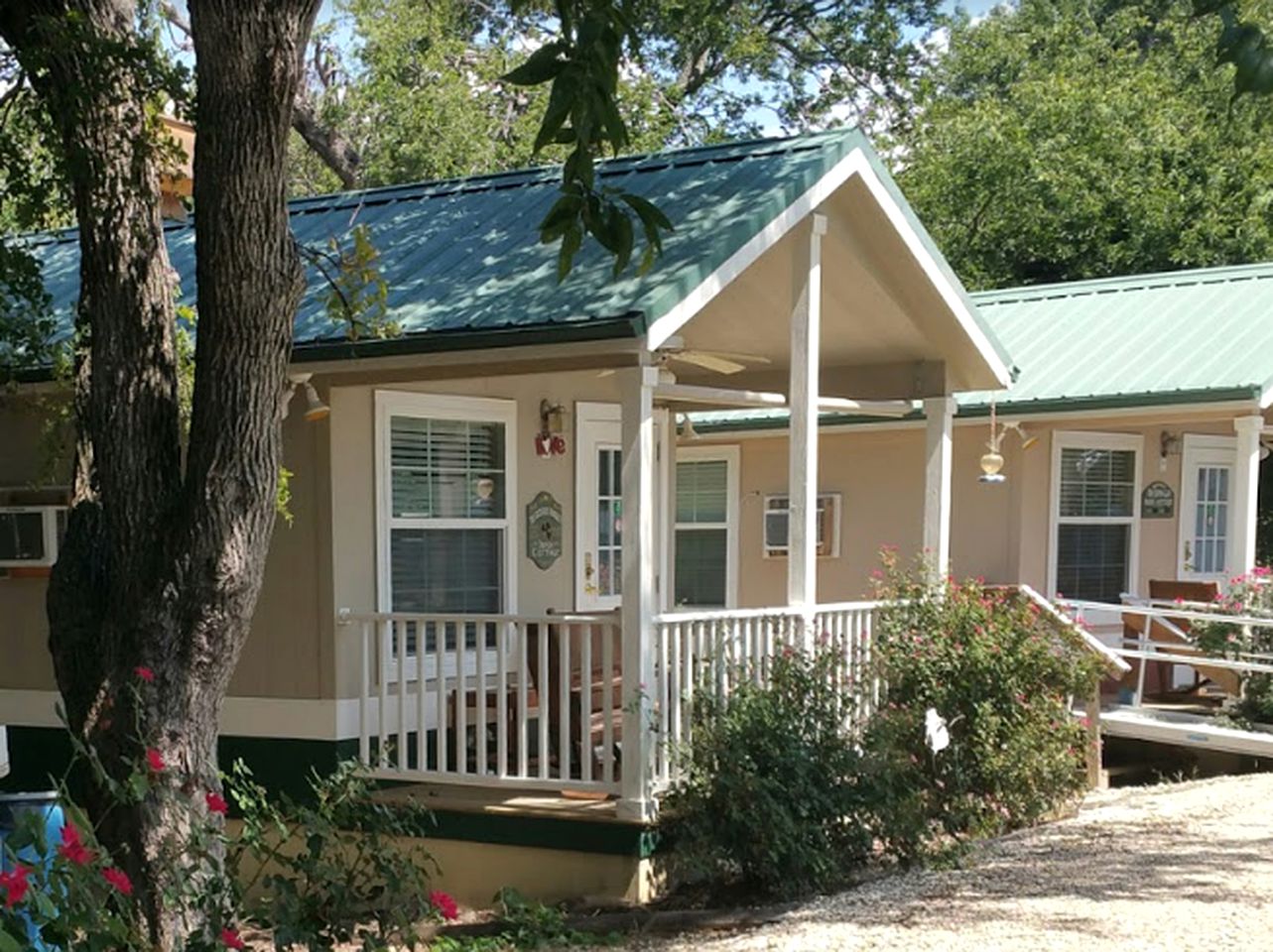 Charming Cottage Rental for a Getaway near Dallas, Texas