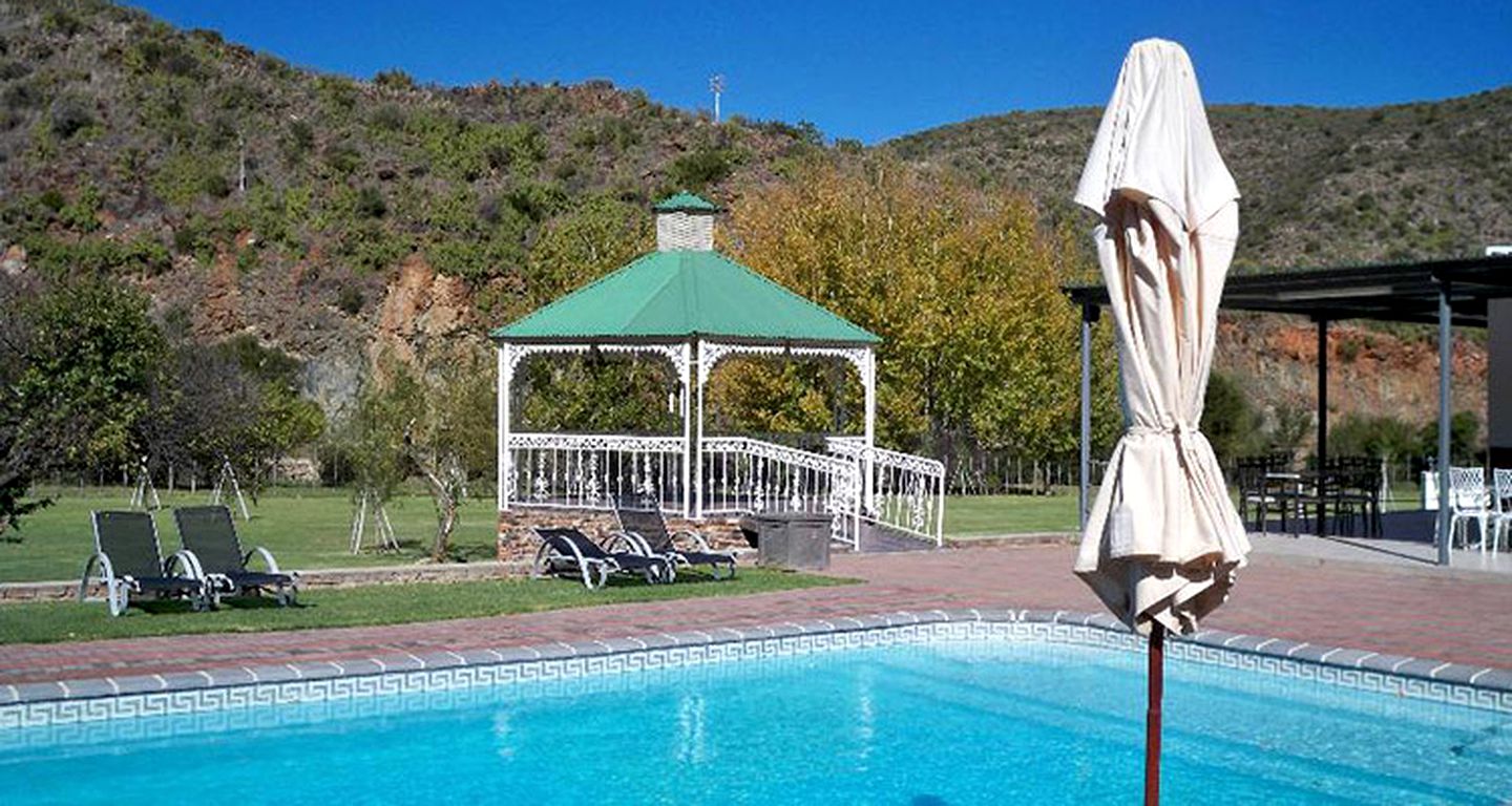 Luxury, Spacious Tent Rental in Oudtshoorn, Western Cape