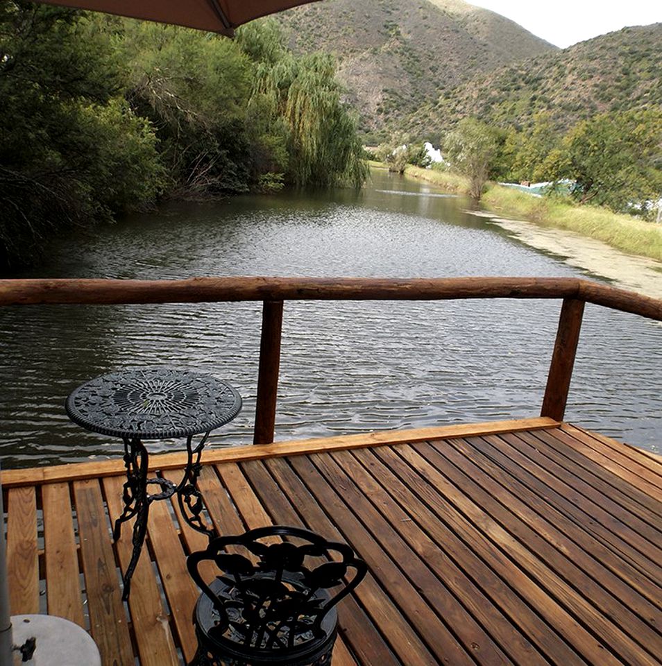 Perfect Romantic Getaway Cabin in Oedtshoorn, Western Cape, South Africa