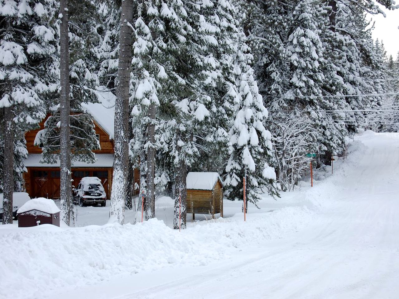 Traditional Log Cabin Rental for Couples on the West Shore of Lake Tahoe, California