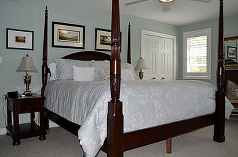 Nature Lodges (Niagara-on-the-Lake, Ontario, Canada)