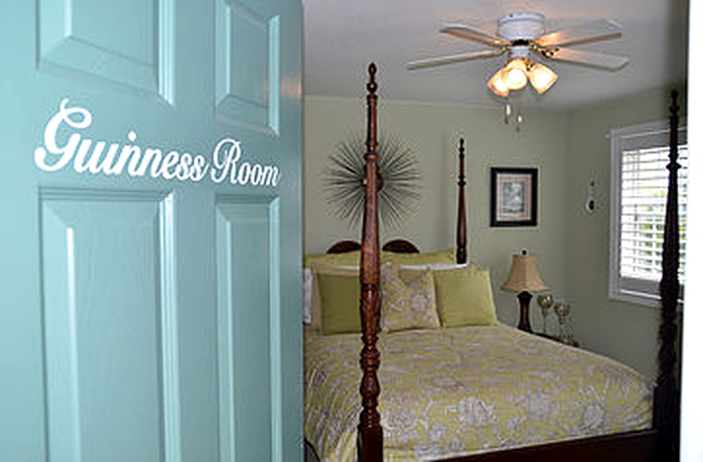 Romantic Suite Rental with a Solar Heated Pool near Niagara-on-the-Lake, Ontario