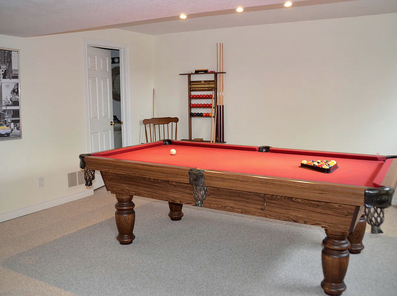 Romantic Suite Rental with a Solar Heated Pool near Niagara-on-the-Lake, Ontario