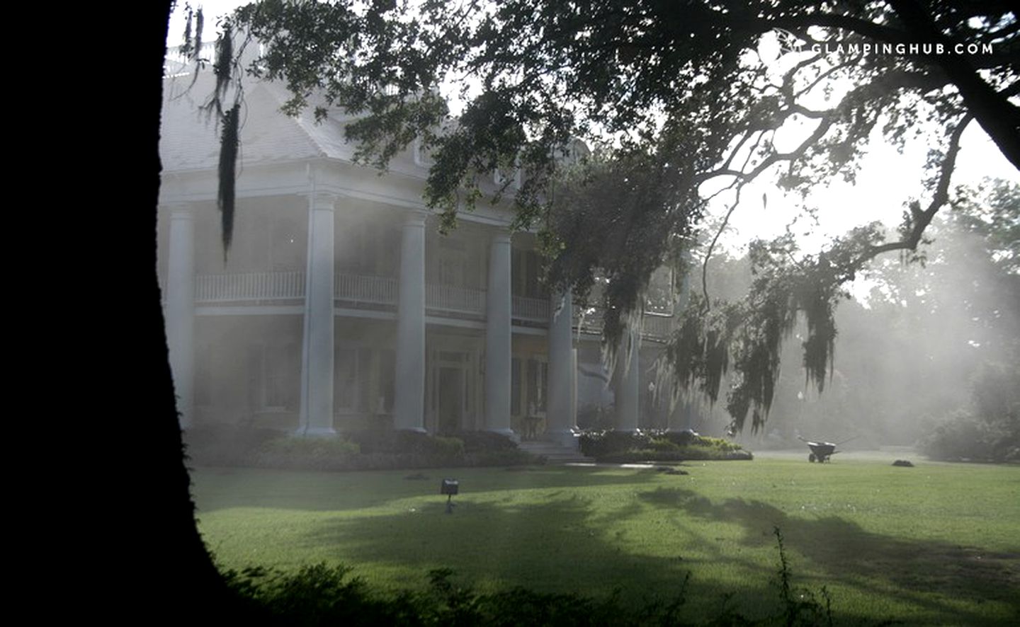 Old World Style Accommodation on a Stunning Plantation near the Mississippi River in Darrow, Louisiana