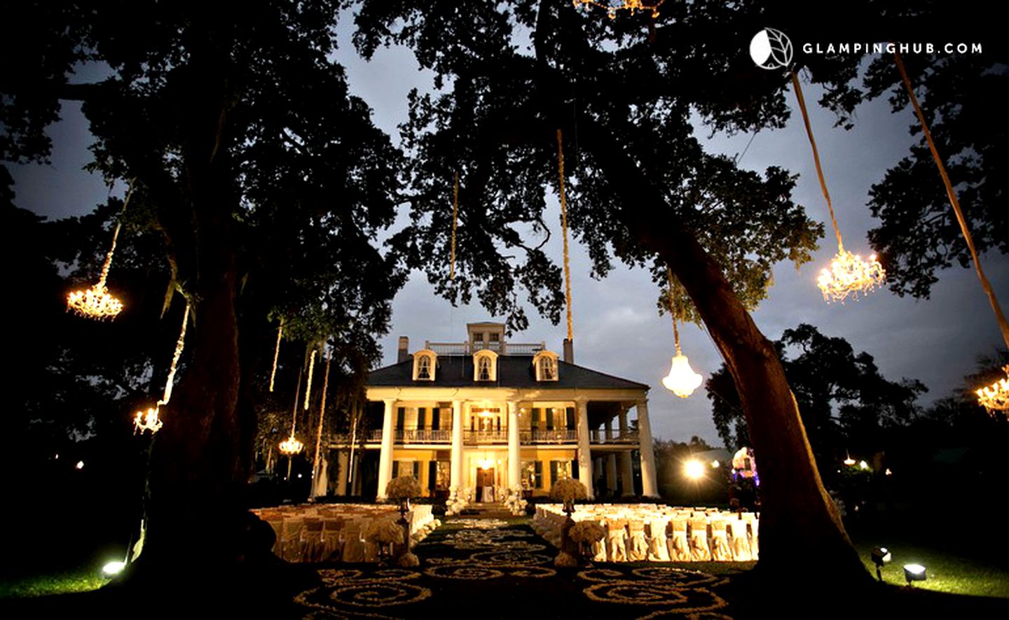 Old World Style Accommodation on a Stunning Plantation near the Mississippi River in Darrow, Louisiana