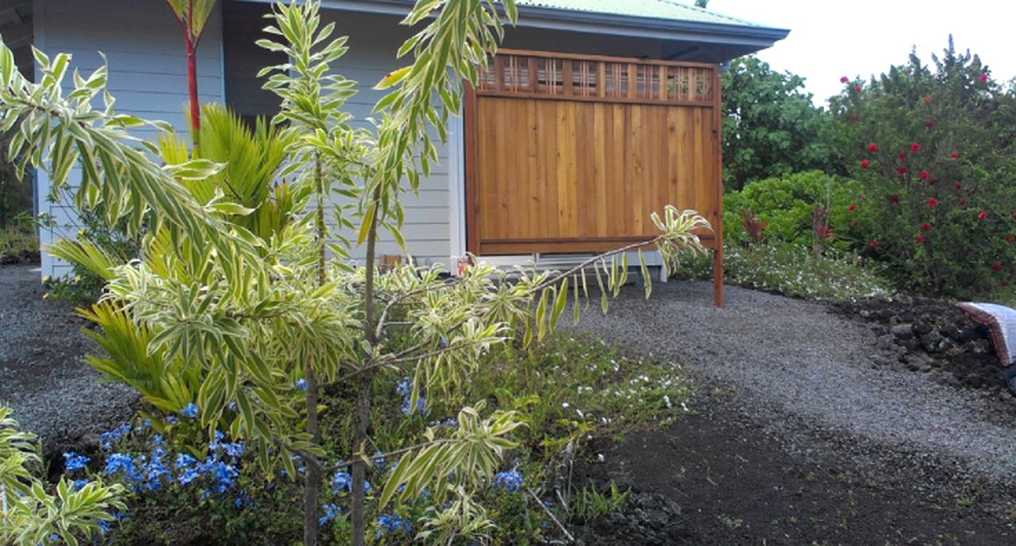 Tropical Cottage Rental near Kehena Beach in Pahoa, Hawaii