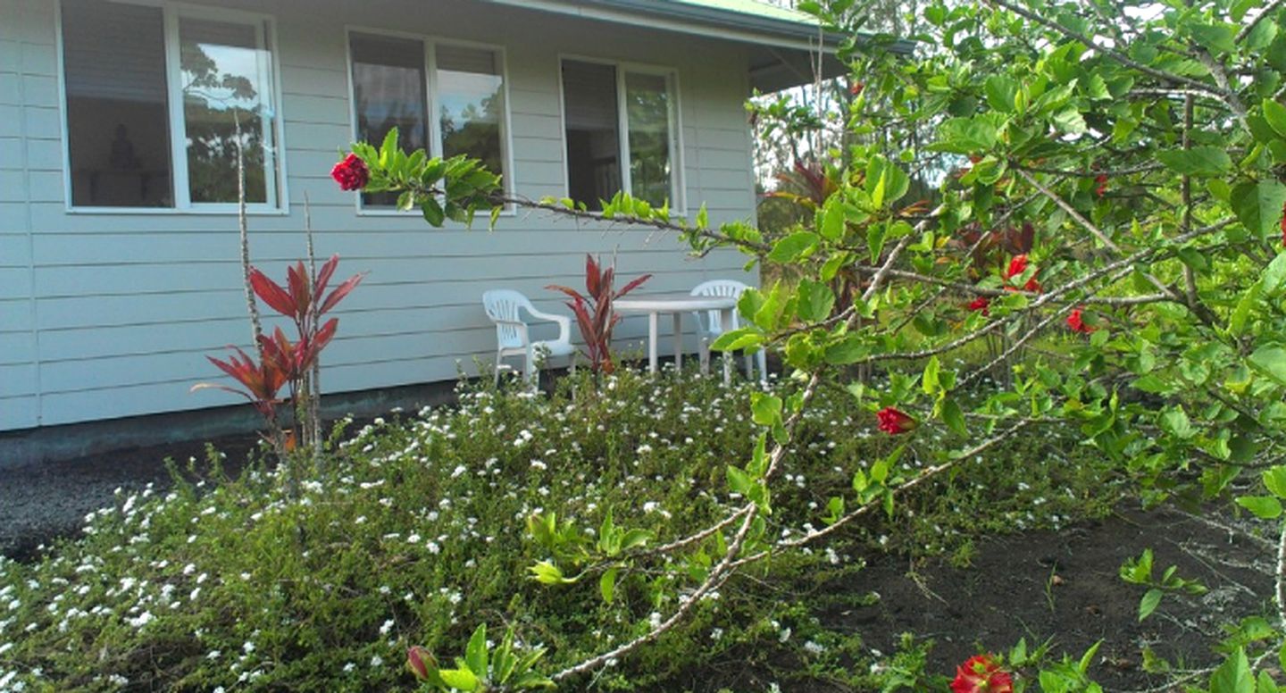 Oliana Cottage at Kehena Beach, Cottages, Pahoa, United States of