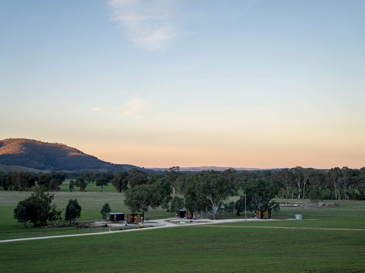 Peaceful Farmstay Tiny House Surrounded by Wildlife near Pyrenees Wineries, Victoria