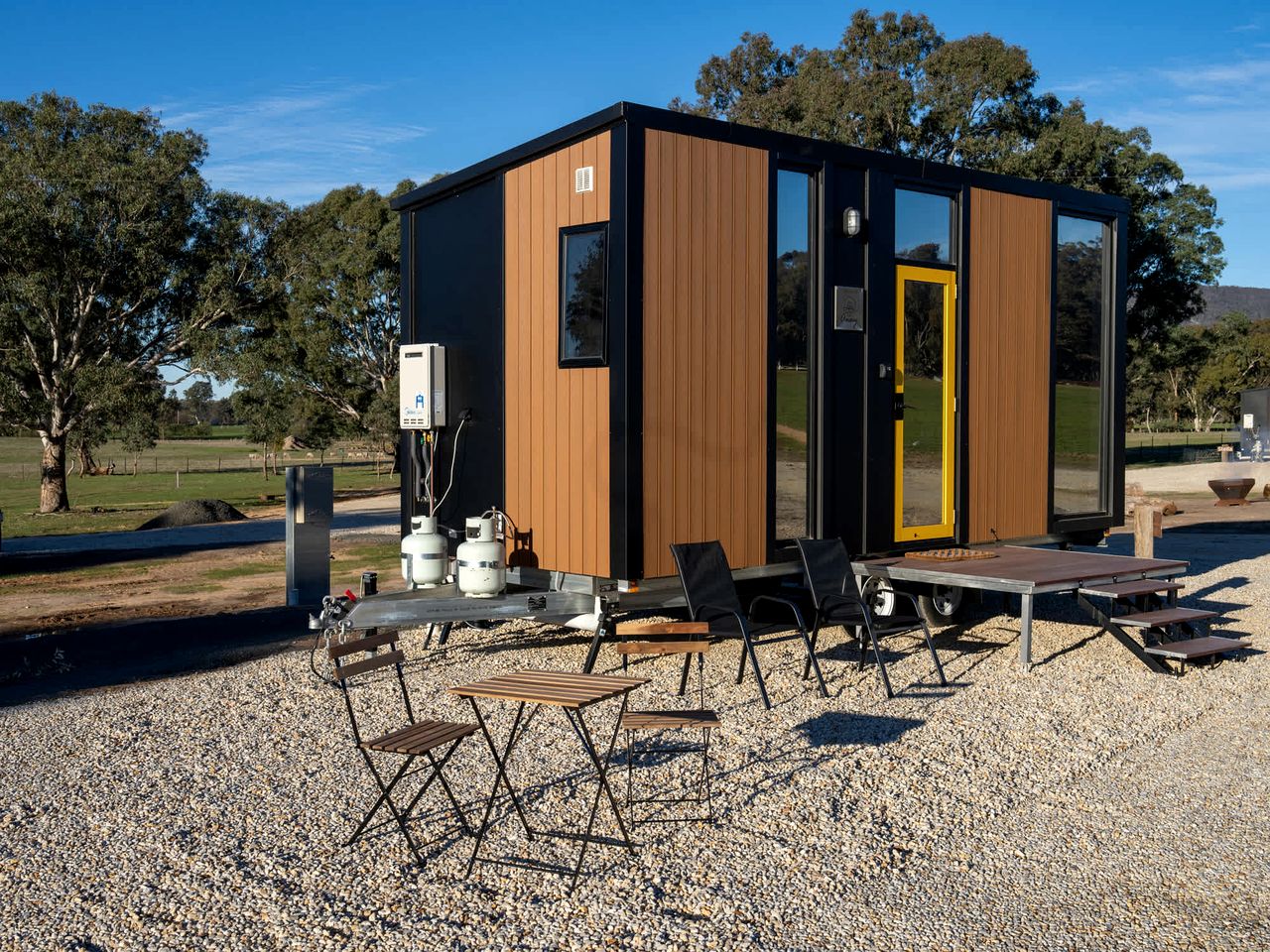 Peaceful Farmstay Tiny House Surrounded by Wildlife near Pyrenees Wineries, Victoria