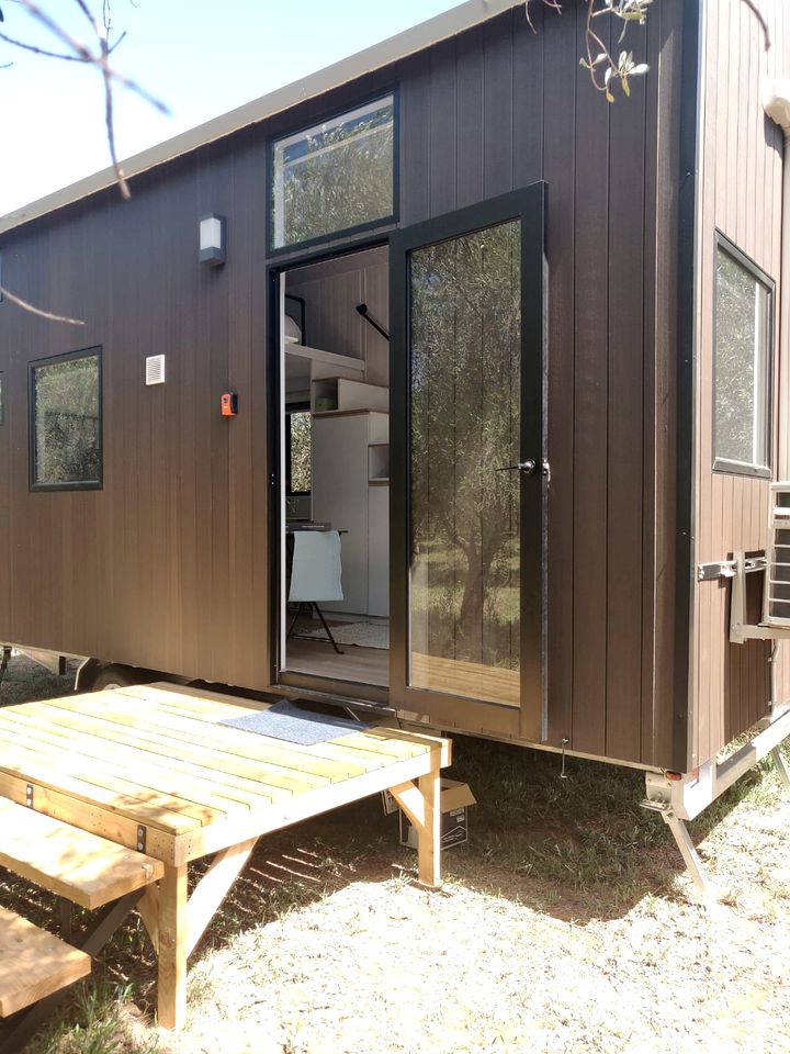 Cozy Living in Lake Boga: Tiny House Paradise with Farm Animal Companions