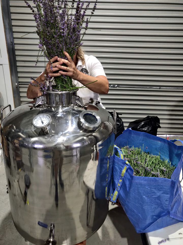 Cozy Living in Lake Boga: Tiny House Paradise with Farm Animal Companions