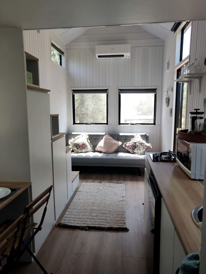 Cozy Living in Lake Boga: Tiny House Paradise with Farm Animal Companions