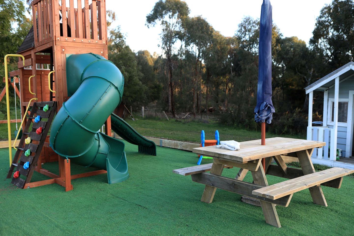 Eco-Friendly Tiny House in an Olive Grove on a Sustainable Organic Olive Farm for a Peaceful Outdoor Experience in Taggerty, Victoria